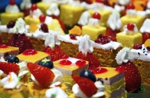 cakes-489849_1920