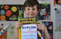 Franciszek Blechinger laureat 2 mijesca w kategorii dzieci w wieku 6-7 lat na tle prac konkursowych
