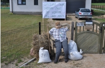 Dekoracja dożynkowa w tle napis 