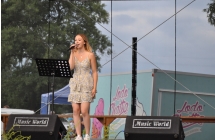 Solistka na scenie