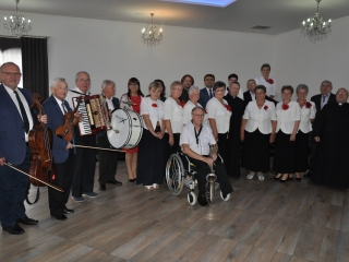 Zespol Tradycja i zaproszeni na Jubileusz goscie