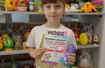 Laureatka z dyplomem i nagroda