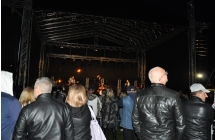 Publicznosc w tle scena