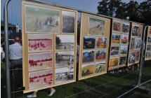 Wystawa fotograficzna dotyczaca dozynek na przestrzeni lat
