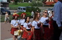 Piekne kobiety pozujace do fotografii