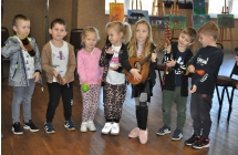 Przedszkolaki z instrumentami