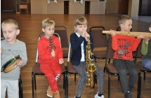 Dzieci z instrumentami
