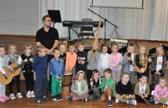 Dzieci i mezczyzna (1)