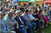 Publiczność siedząca przed sceną 
