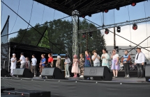Występ kabaretu dziecięcego 