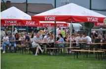 Kilkadziesiąt osób pod namiotami biesiadnymi 