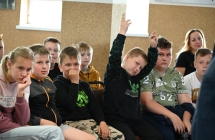 Uczniowie na spotkaniu autorskim 