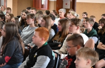 Dzieci uczestniczące w spotkaniu autorskim 