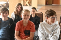 Uczniowie biorący udział w spotkaniu autorskim 