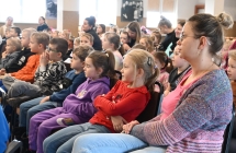 Publiczność teatrzyku na sali CKiBP w Malanowie 