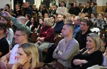 Publicznośc koncertu WOŚP w CKiBP w Malanowie 