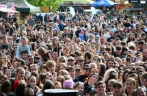 Kilkutysięczny tłum ludzi
