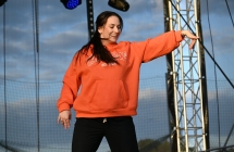 Kobieta podczas tańczenia na scenie 