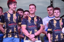 Kilka osób z drużyny piłkarskiej 