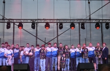 Drużyna piłkarska na scenie 